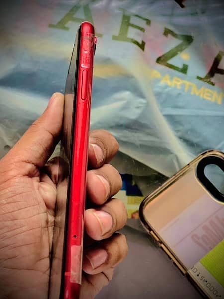 iPhone XR in GooD conDition urgent sale 5