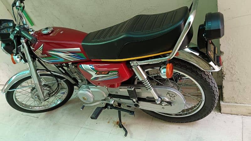 Honda 125 For sale One hand use Just 6000 km driving 215000 Final 1