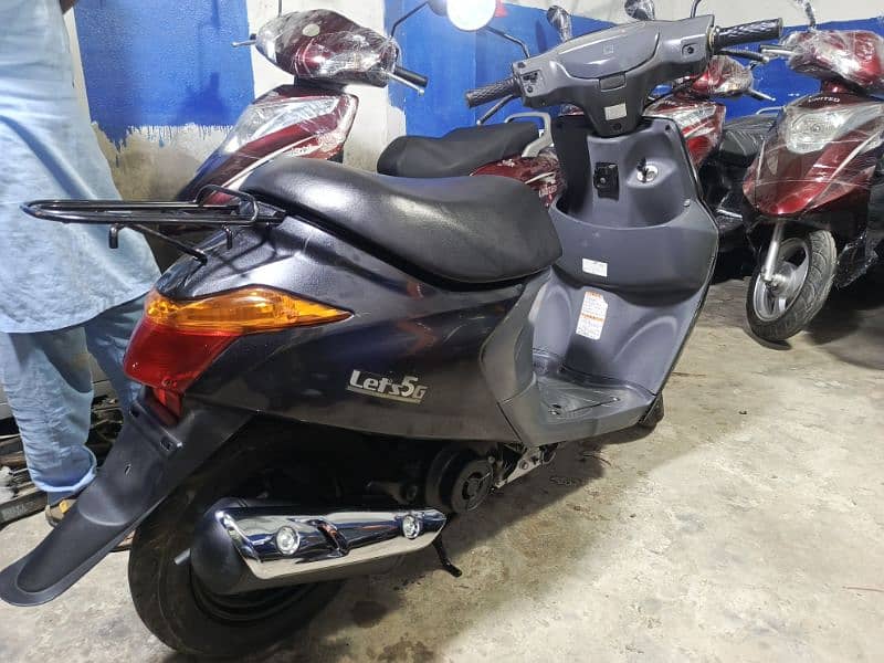 united scooty available contact at**03004142432** 10