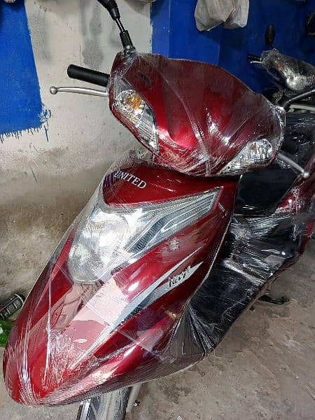 united scooty available contact at**03004142432** 16