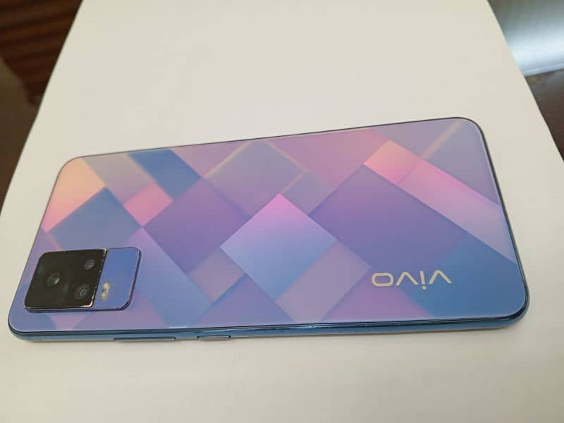 Vivo V21e in 9/10 condition 0