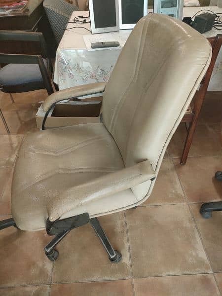 Leather Chair with Arm Rest 1