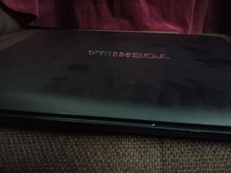 Toshiba Laptop core i5 4/300 3rd generation 4