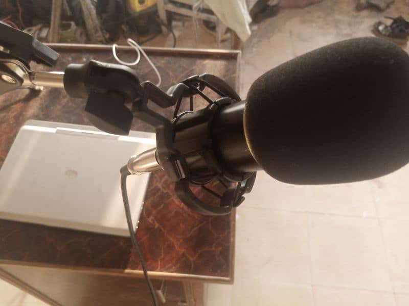 condenser microphone with sound card Bluetooth and wire able 2