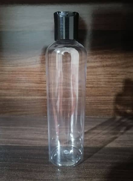 250ml plastic bottle with black cap 0