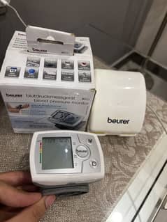 Blood pressure monitor