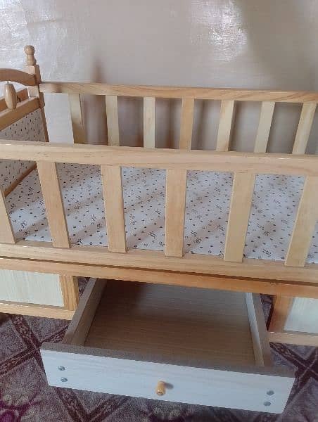 baby cot and swing 7