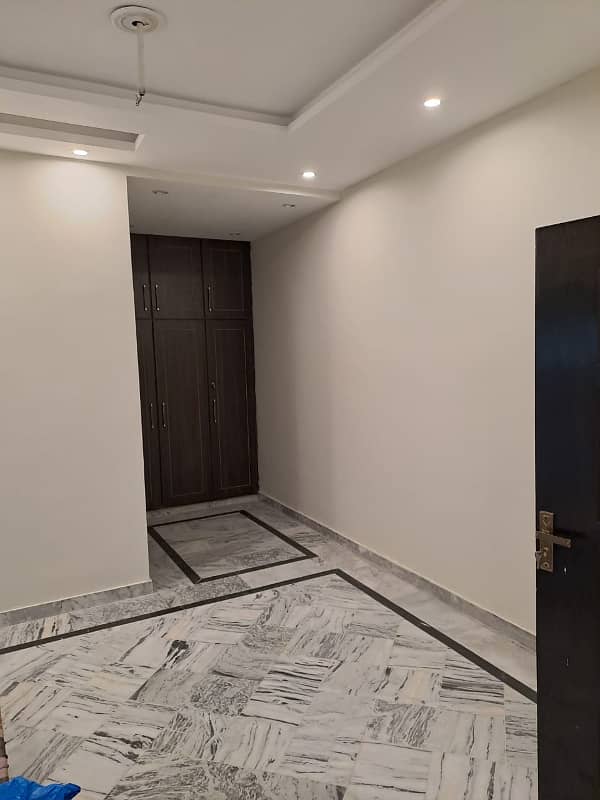 1 KANAL SINGLE STOREY HOUSE AVAILABLE FOR RENT IN OPF HOUSIG SCHEME BLOCK D 5