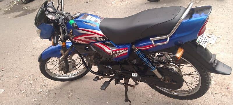 Honda pridor bike for sail 03471629671 smart card 135000 Rs condition 4