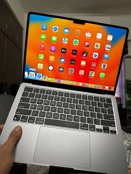 MacBook Air M2 Grey 2022 3