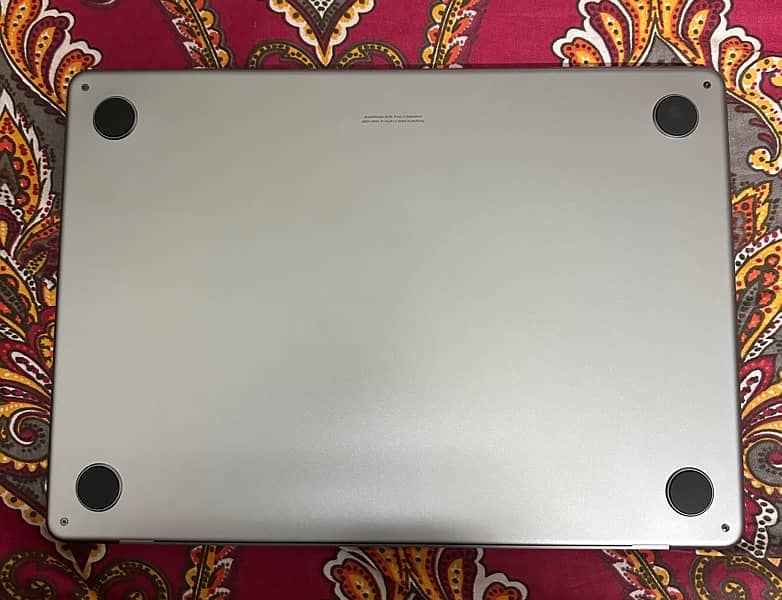 MacBook Air M2 Grey 2022 4