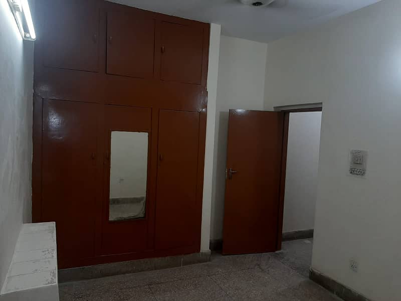 Upper portion for rent in g11 2