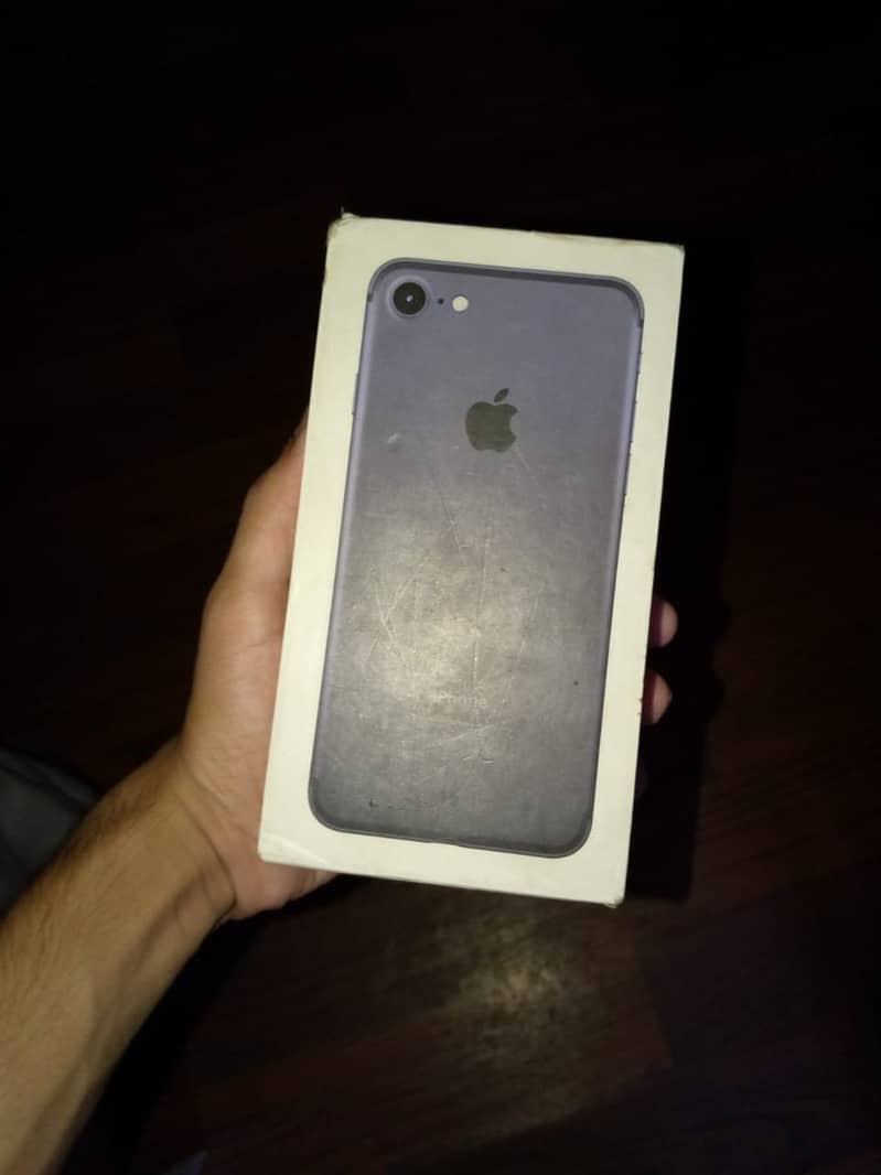 iphone 7 - 32gb PTA 1