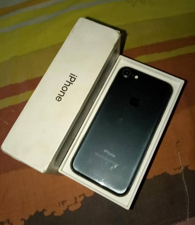 iphone 7 - 32gb PTA 2