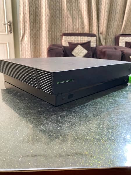 Xbox one X 1tb with wireless controller 2