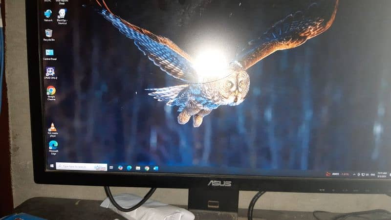 Asus LED 27" Monitor 7