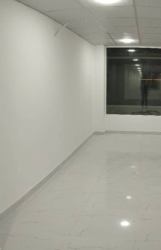 220000 sq ft Corporate Office Space Available For Call Center IT Offices Institutes Cash and Carry etc 3