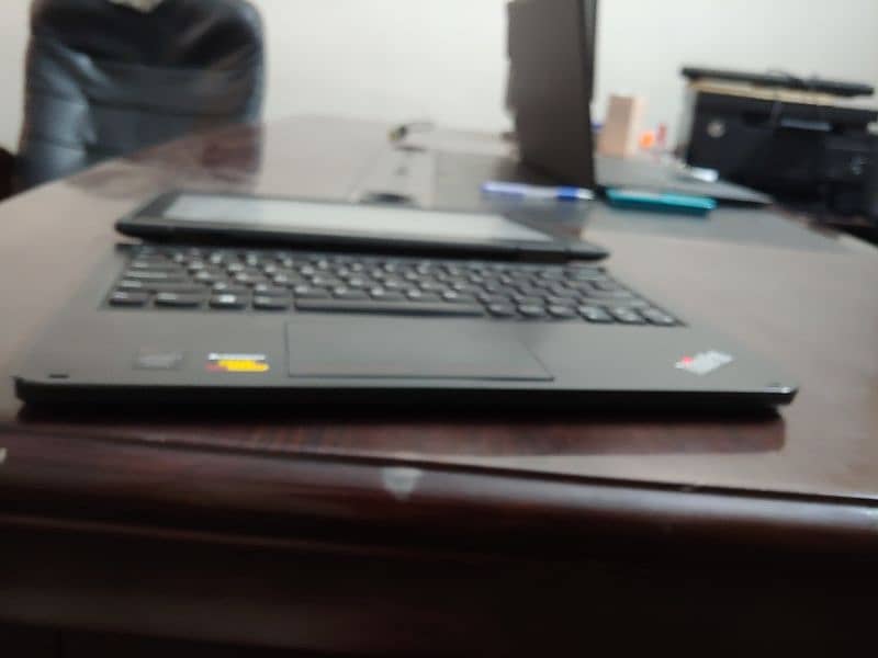 Lenovo Yoga 11e 6