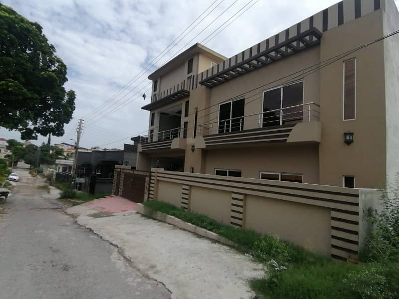 10 Marla Double Storey Double Unit House Available For Sale. 1