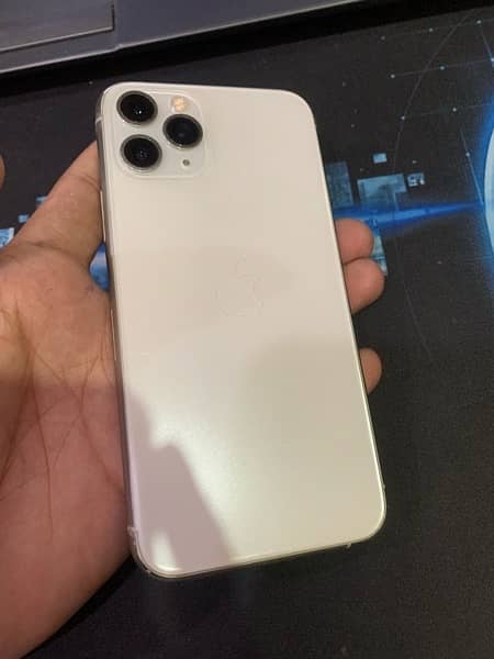 IPhone 11 pro sale urgent 6