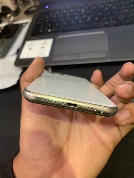 IPhone 11 pro sale urgent 7