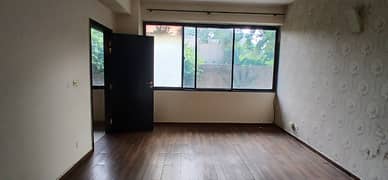 Luxury One Bed Apartment un Furnished Available For Rent in Gulberg Lahore 0