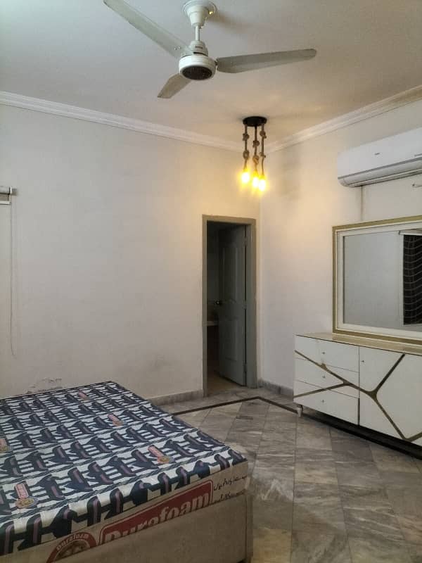 10 Marla Full Hot Location Available For Rent In Johr Town Near 11