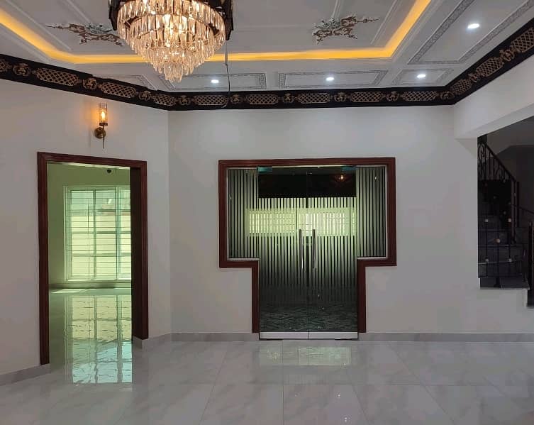 In Wapda Town Phase 2 10 Marla House For sale 5