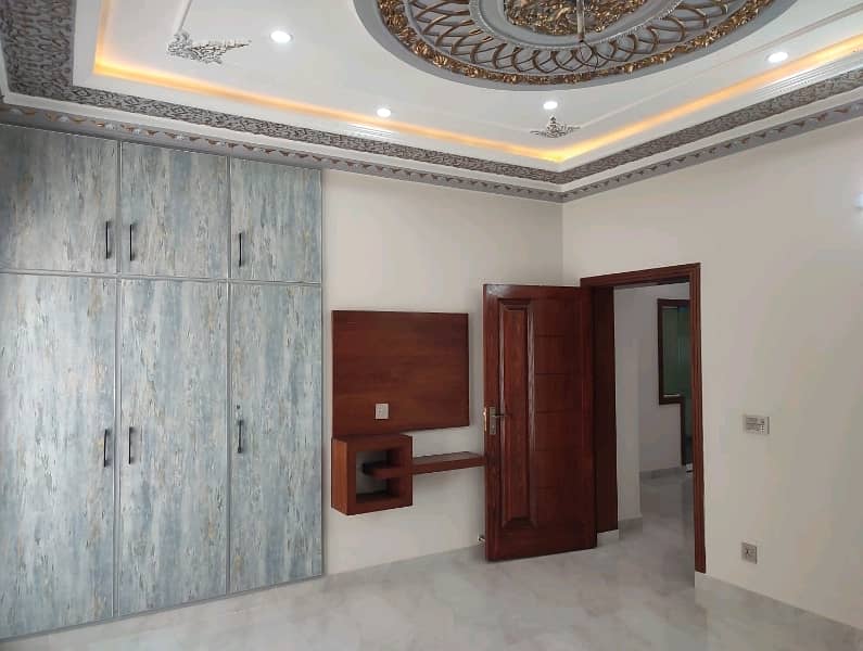 In Wapda Town Phase 2 10 Marla House For sale 9