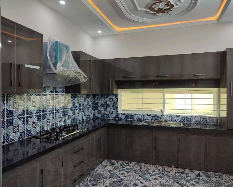 In Wapda Town Phase 2 10 Marla House For sale 10