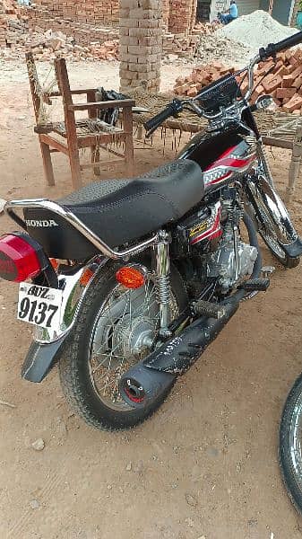 Honda CG125 black color 2