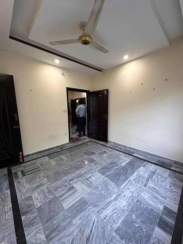 WATER BORING BACHELOR FLAT FOR RENT LOCATION MUMTAZ COLONY CHAKLALA SCHEME 3 4