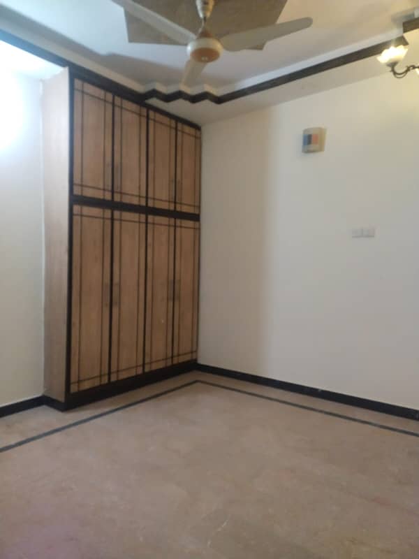 Upper portion for rent i-10-1 size 5 Marla 7