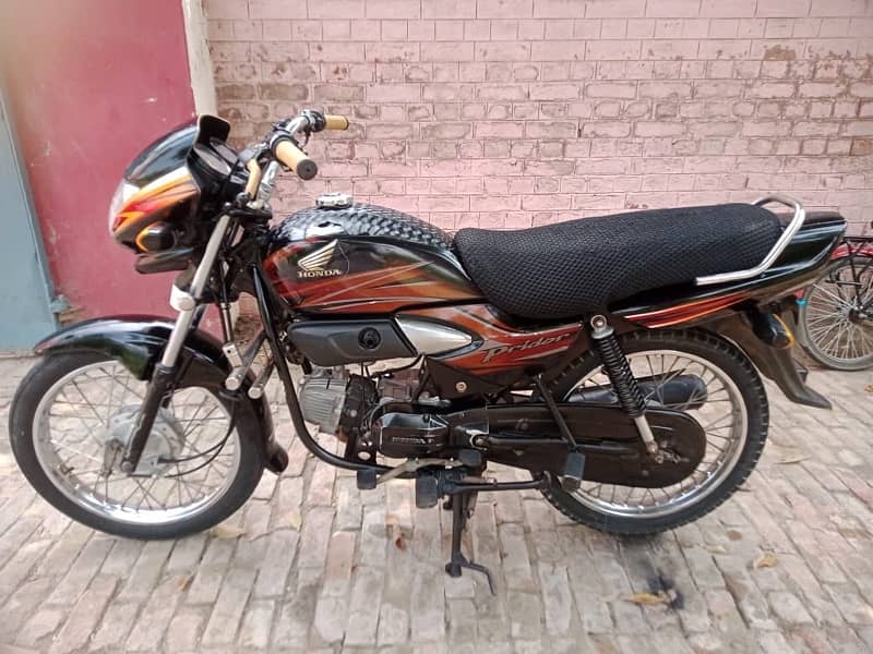 black colour prider 2018 model 2