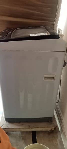 Automatic washing machine almost new only 4 months use 4