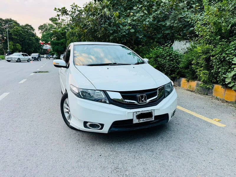 Honda City Aspire 2017 model total orignal islamabad reg for sale. 1