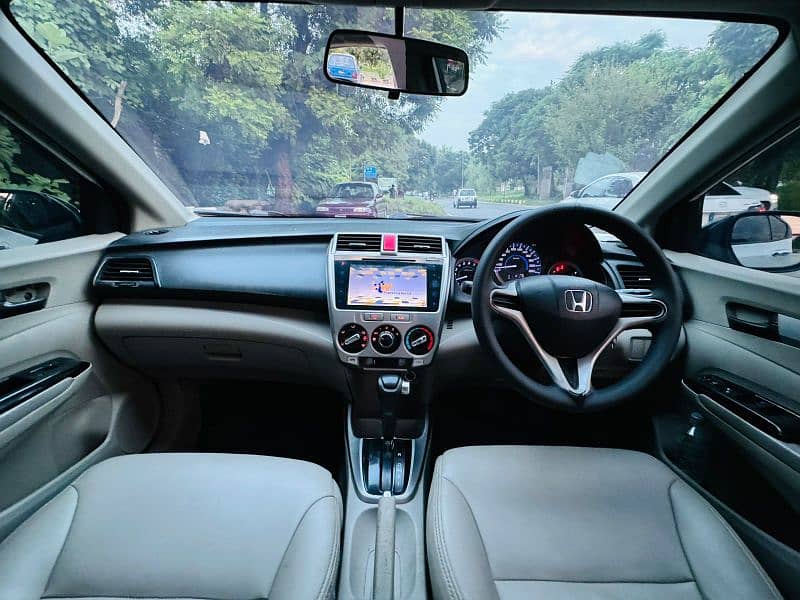 Honda City Aspire 2017 model total orignal islamabad reg for sale. 9