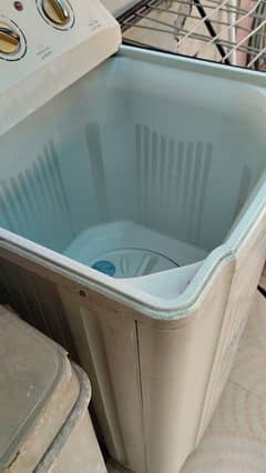 plastic body washing machine