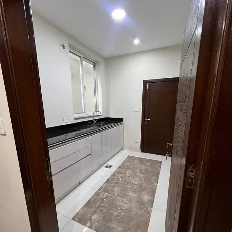 10 marla house for sale in paragon city lahore 7