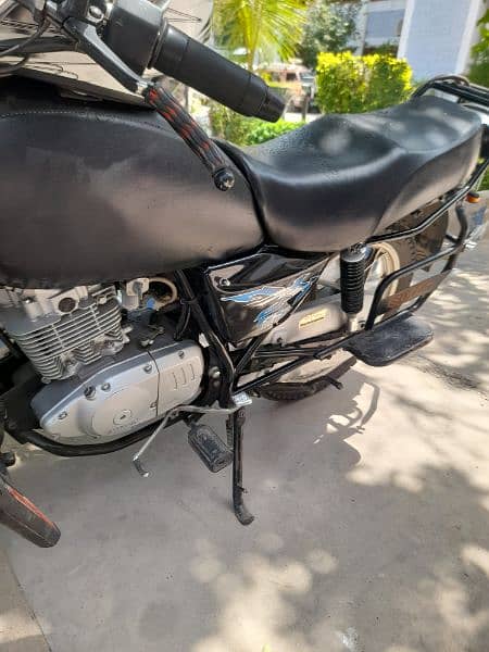 Suzuki GS 150se 4