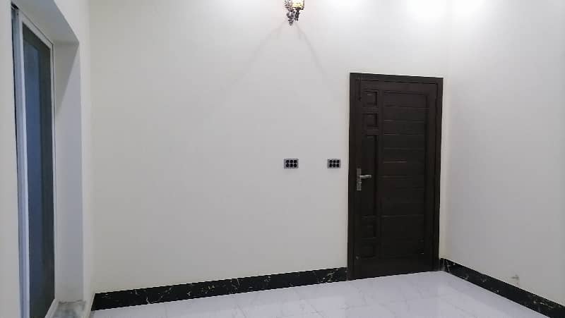 Get Your Hands On House In Samundari Road Best Area 14