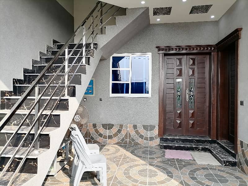 Get Your Hands On House In Samundari Road Best Area 40