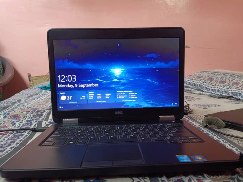 Dell Latitude E5440 - i5 4th Gen - 4GB RAM - 128GB SSD 1