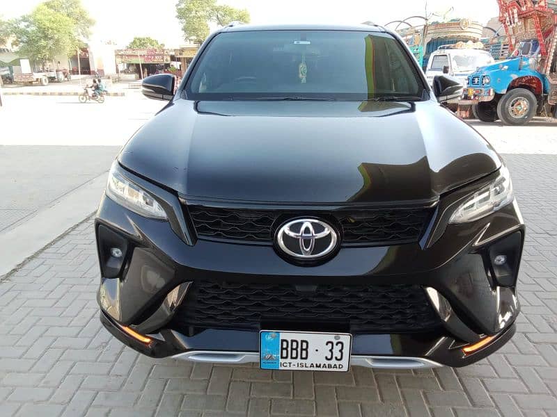 Toyota Fortuner Legender 2022 1