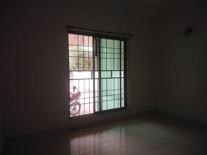 1 Kanal Full House 5 Bed Tv Lounge Available for rent in DHA Phase 2 Near DHA Cinema 12