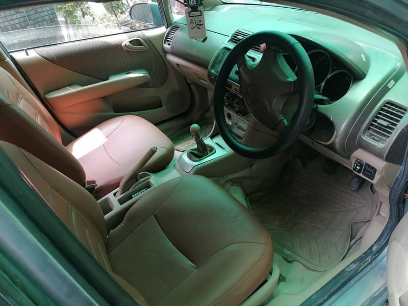 Honda City IDSI 2004 4 4