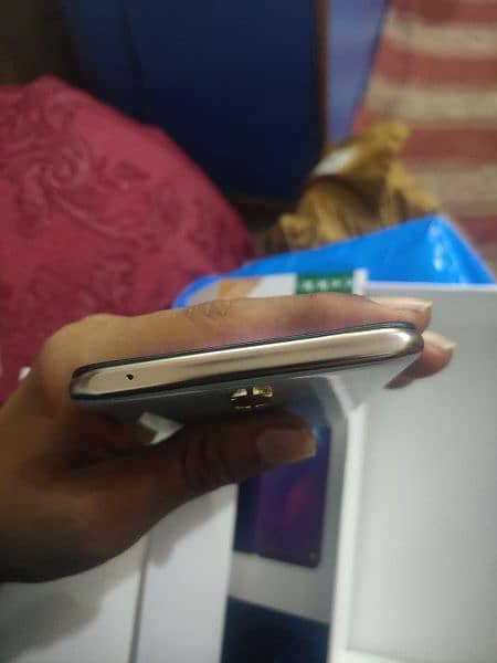 oppo f11 8 256 for sale condition sf ha 4