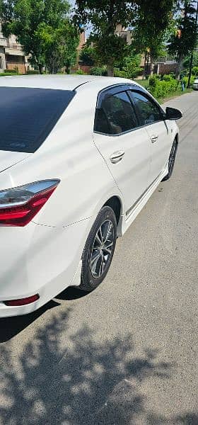 Toyota Corolla Altis 2017 3