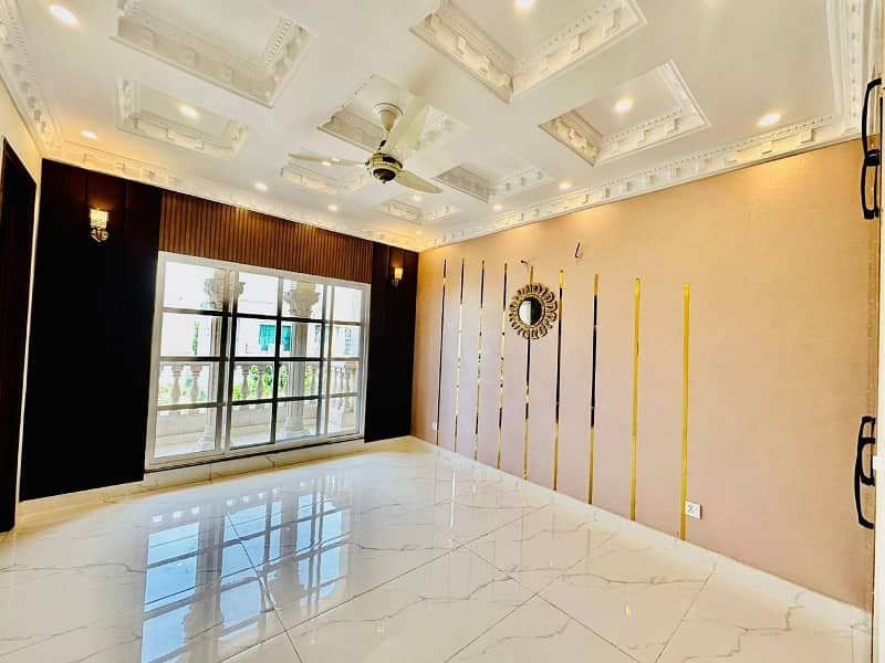 10 Marla Ultra LUXURY House Is Available In Paragon City - Imperial Block For Sale 16