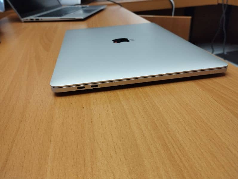 MacBook Pro 2020 i7 3